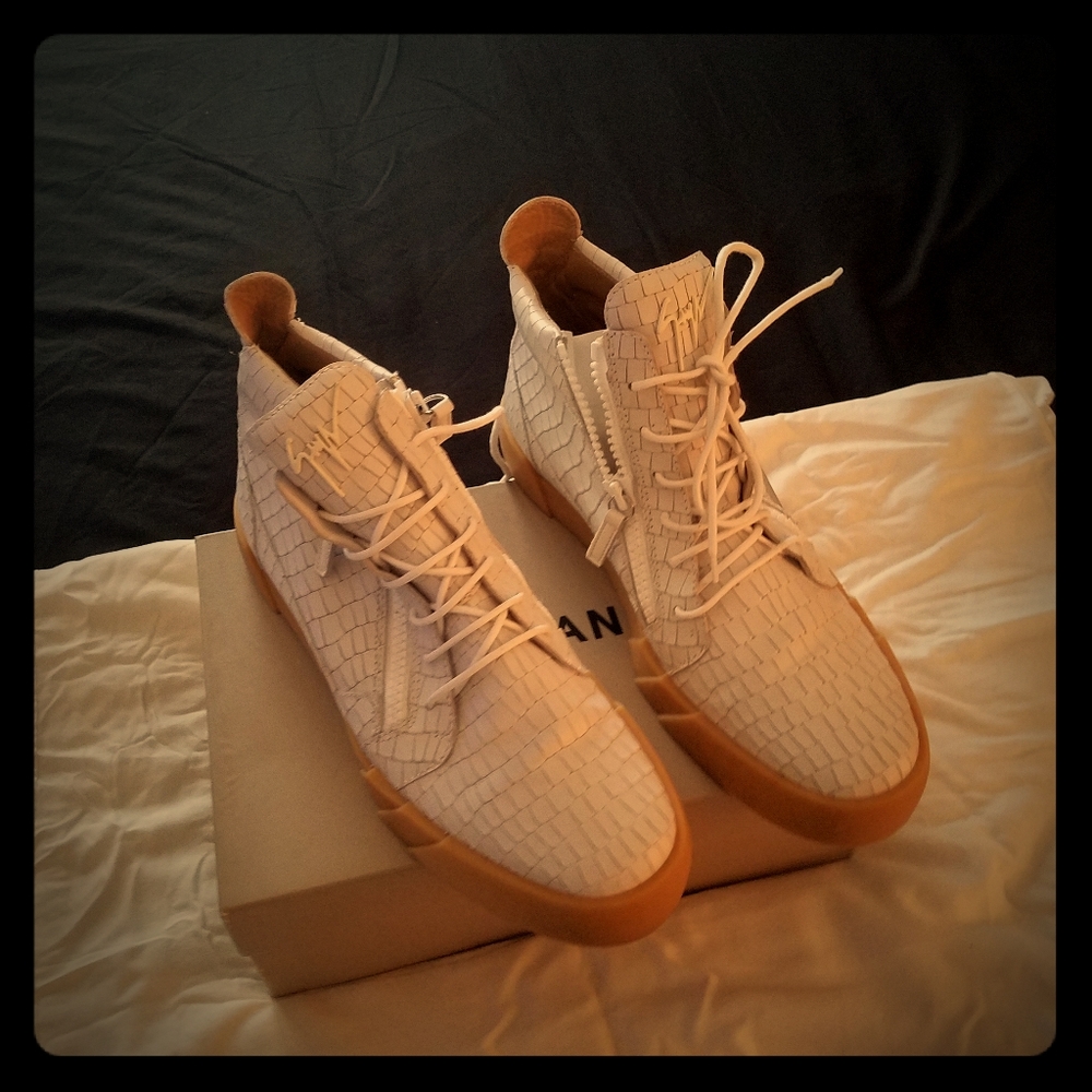 Men's sneakers